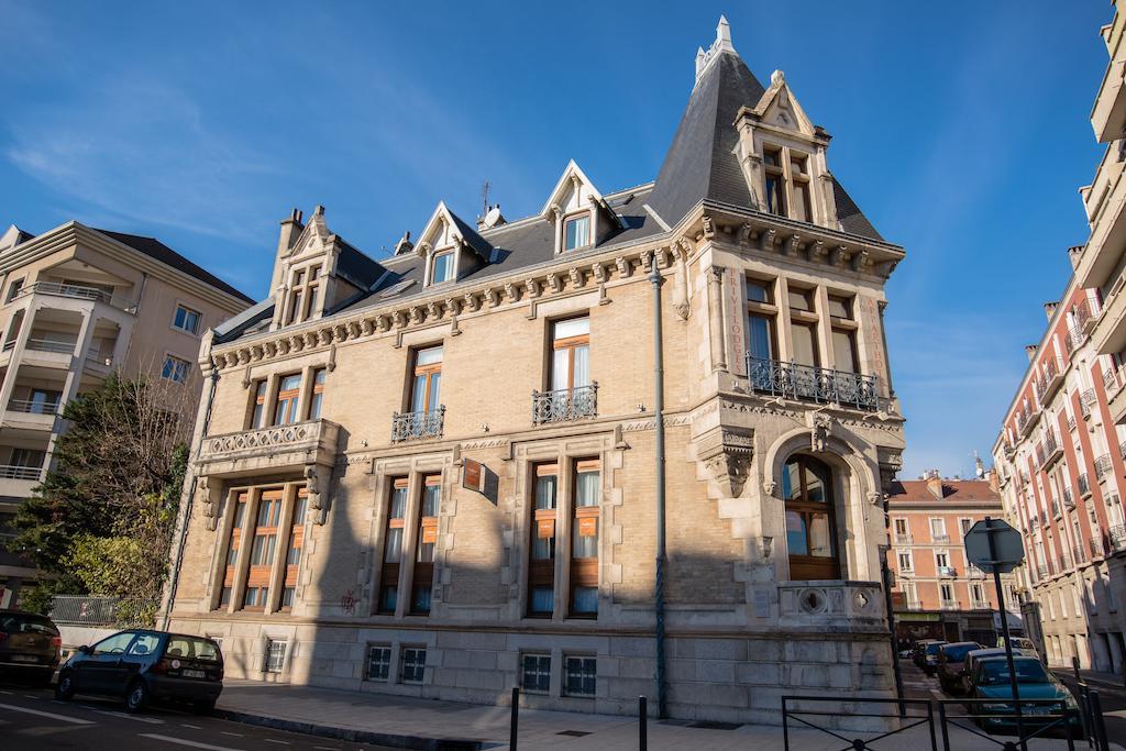 Privilodges Chateau Perrin Гренобль Экстерьер фото