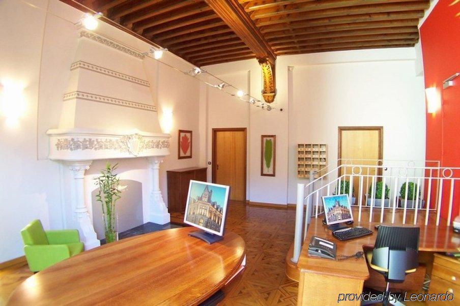 Privilodges Chateau Perrin Гренобль Интерьер фото